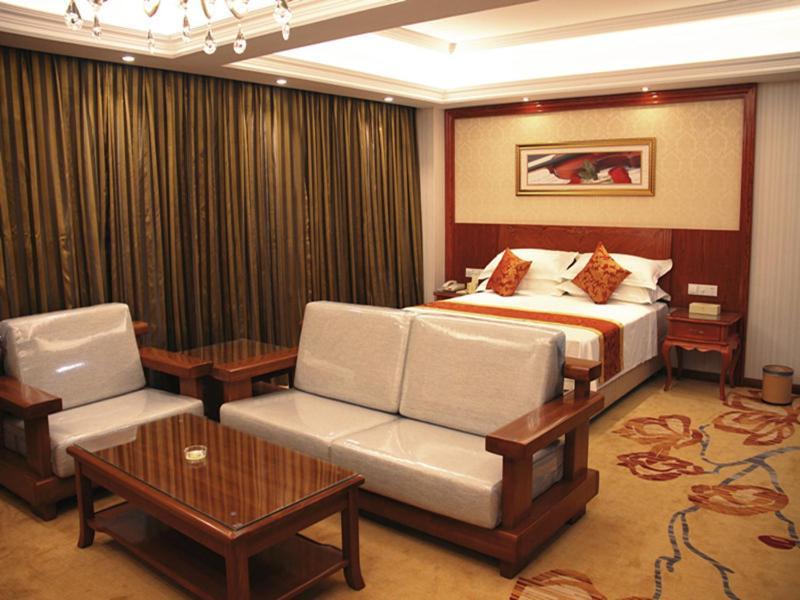 Vienna Classic Hotel Kongtong Avenue Pingliang Bagian luar foto